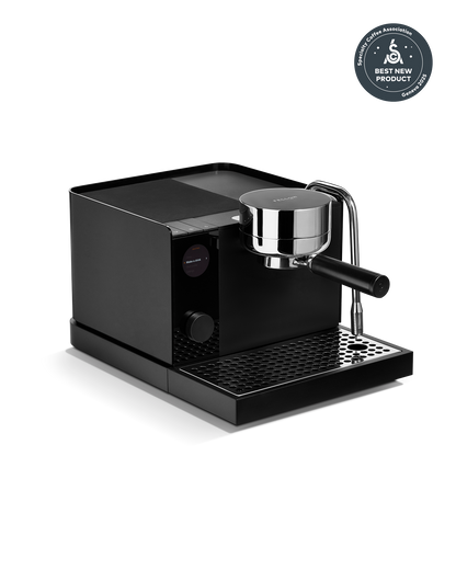 Fellow Espresso Series 1 in black delivers consistent espresso with portafilter and award badge.